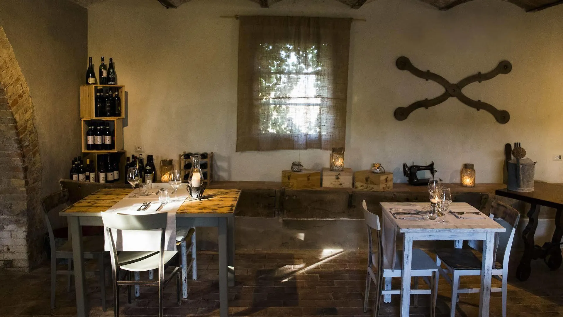 Locanda In Tuscany Contignano Hotel