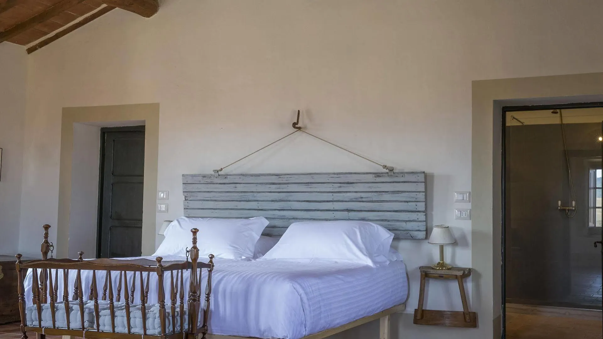 Locanda In Tuscany Contignano Hotel